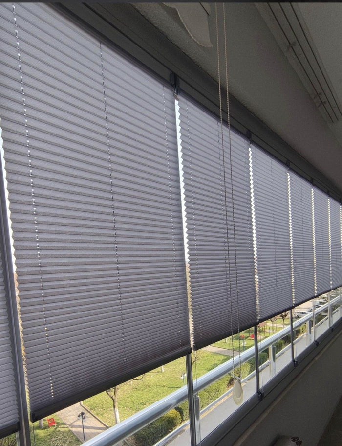 Gri plise · Cam balkon
